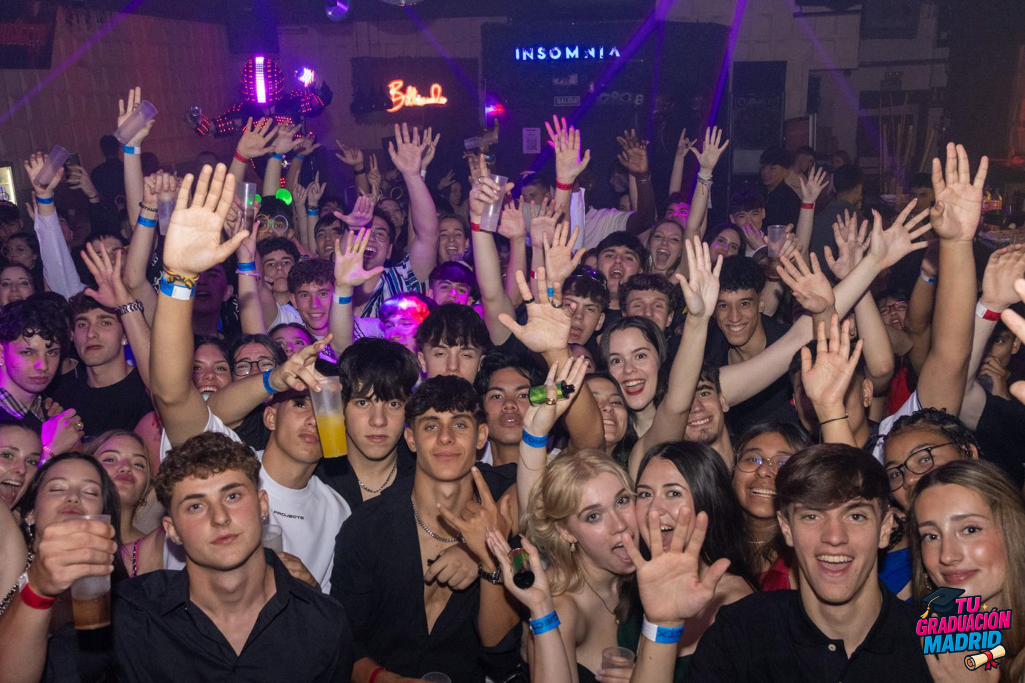 Graduaciones en Madrid — pista central a reventar